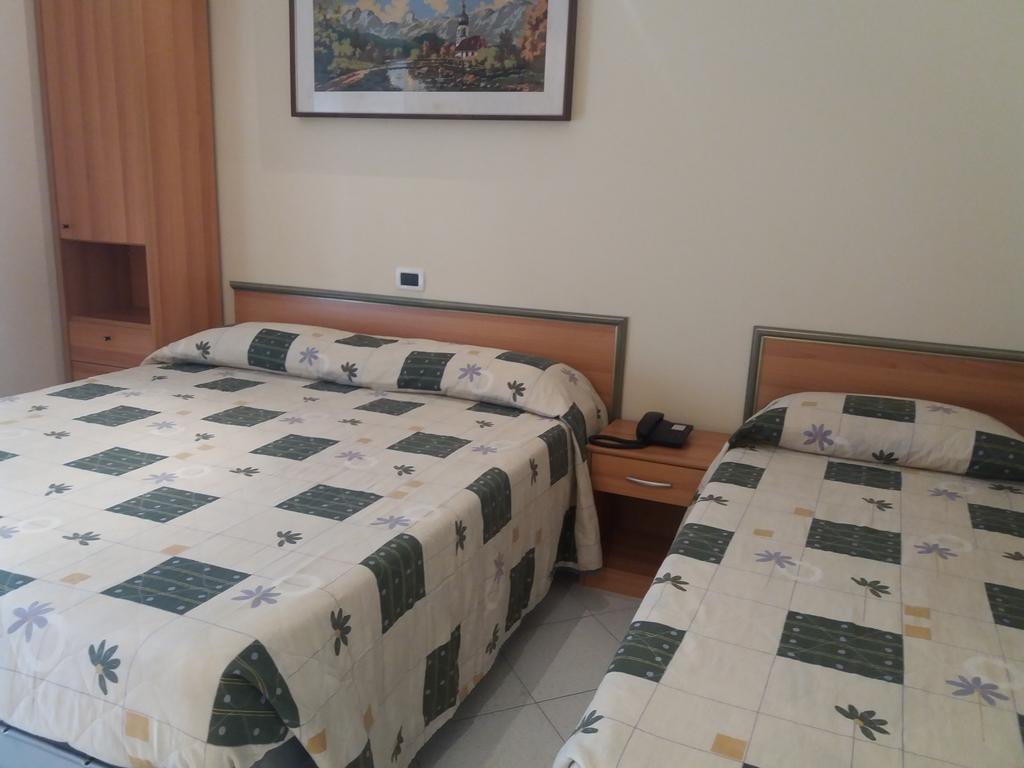 Hotel Al Ragno Cesenatico Esterno foto