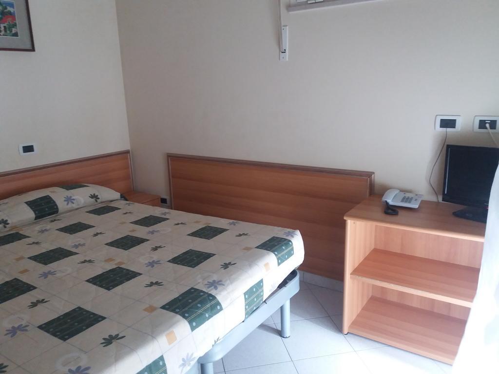Hotel Al Ragno Cesenatico Esterno foto
