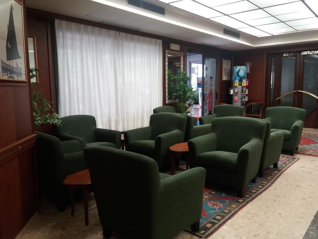 Hotel Al Ragno Cesenatico Esterno foto