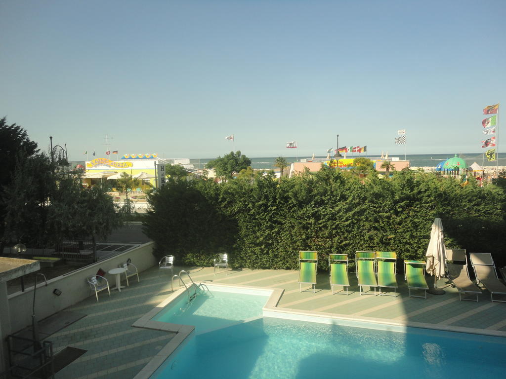 Hotel Al Ragno Cesenatico Esterno foto