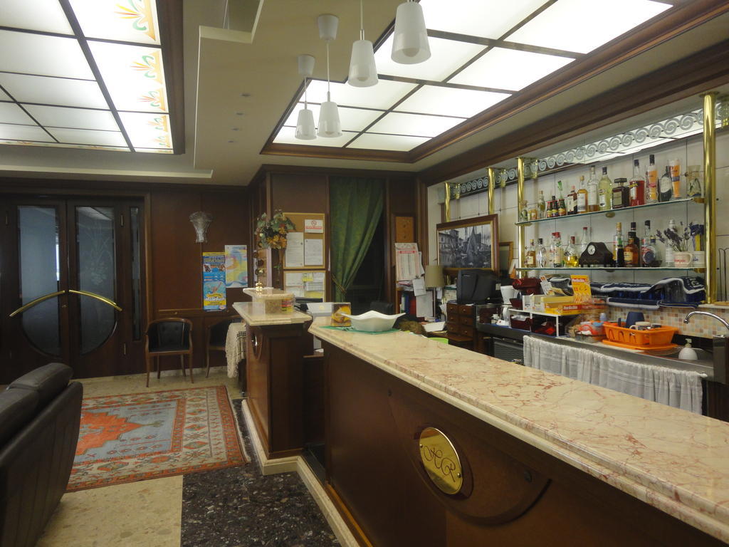 Hotel Al Ragno Cesenatico Esterno foto