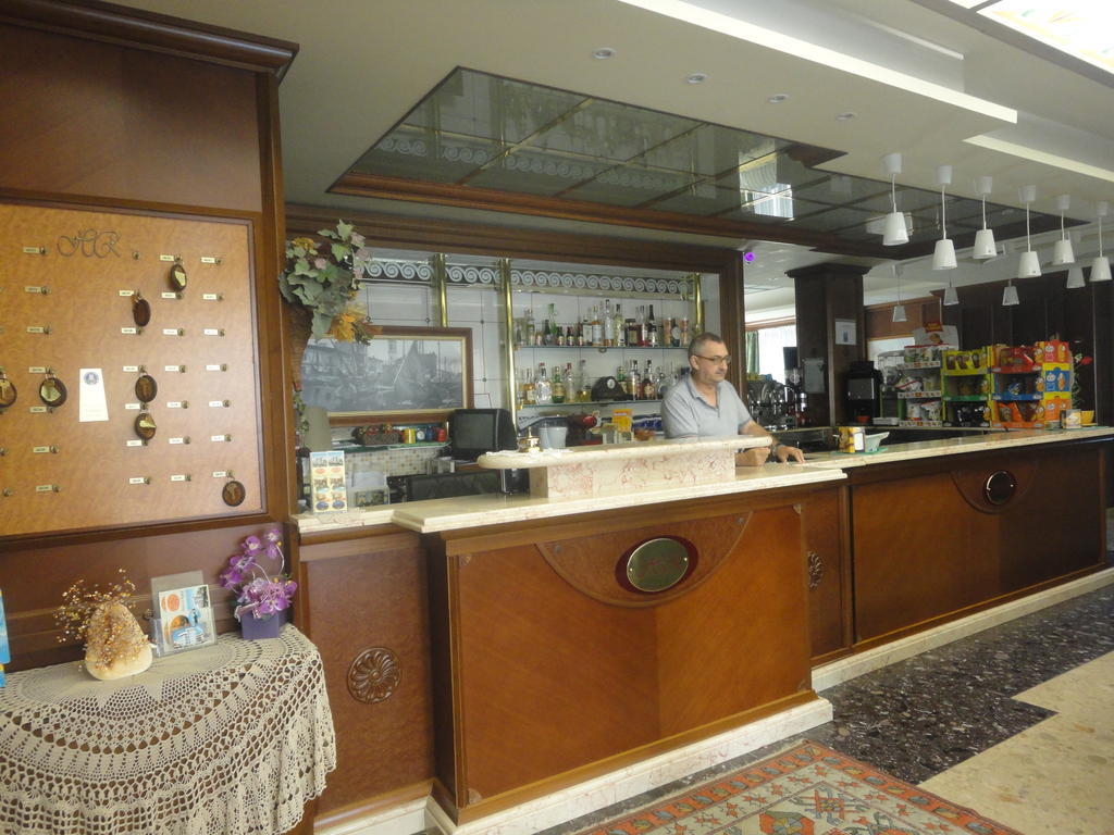 Hotel Al Ragno Cesenatico Esterno foto