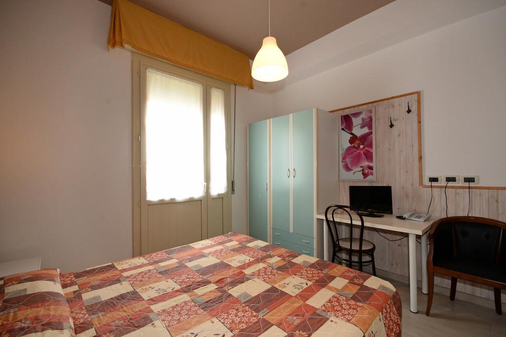 Hotel Al Ragno Cesenatico Esterno foto