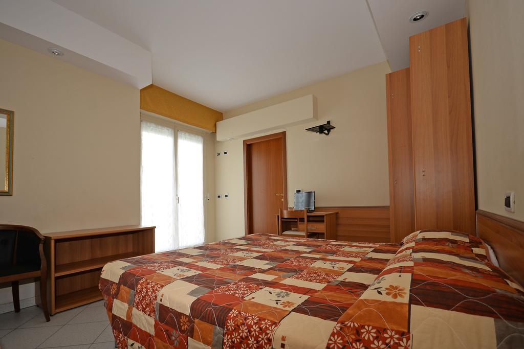 Hotel Al Ragno Cesenatico Esterno foto